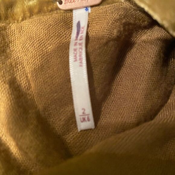 New Free  People Vivienne Velvet Green Mini Skirt NWOT
Size 0 and size 2 - Picture 7 of 7